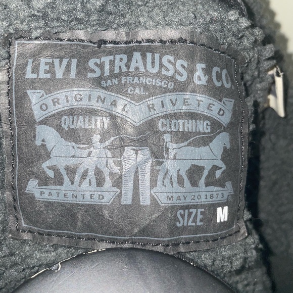 Levi’s jean jacket - Picture 3 of 3